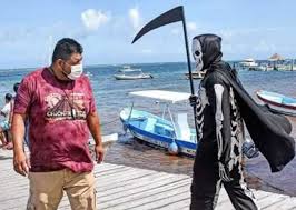 La muerte pide a turistas retirarse de playas de Quintana Roo por ...