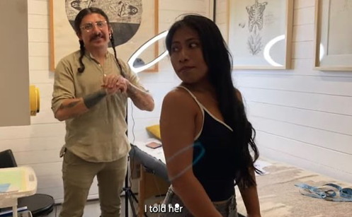 Yalitza Aparicio se tatúa por primera vez