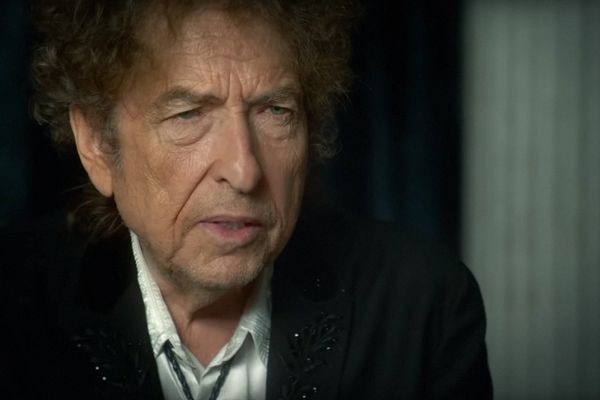 Bob Dylan pide sanción económica por falsa acusación de abuso sexual