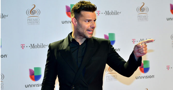 Orden de restricción para Ricky Martin