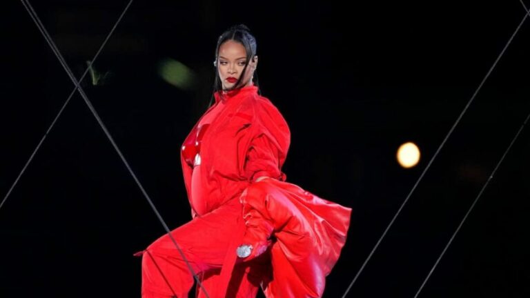 Rihanna aumenta 640% en reproducciones de Spotify tras Super Bowl